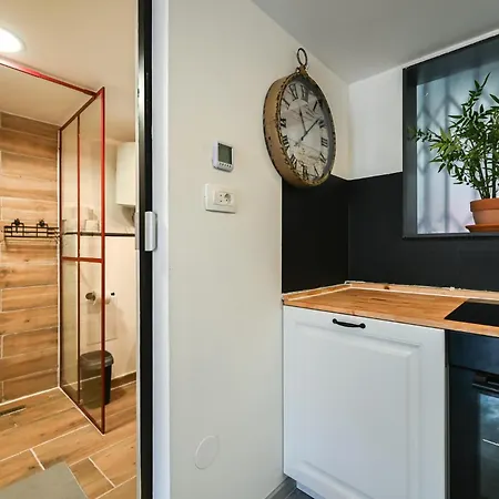 Apartma N'poznam Zupa דירה