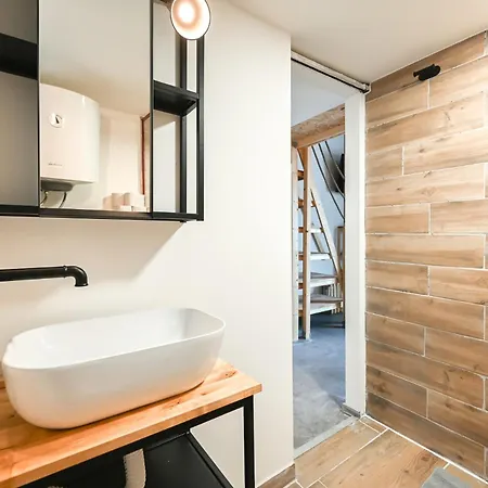 Apartma N'poznam Zupa דירה *